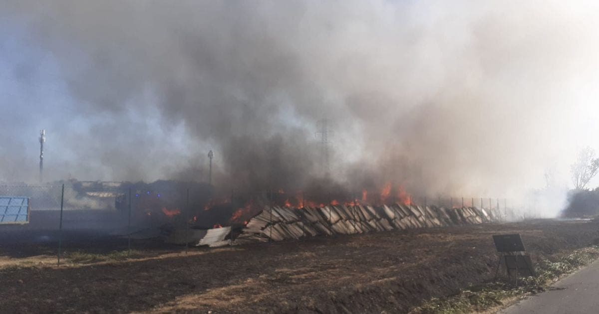 Castelfranco, incendio pannelli fotovoltaici: comune raccomanda finestre chiuse