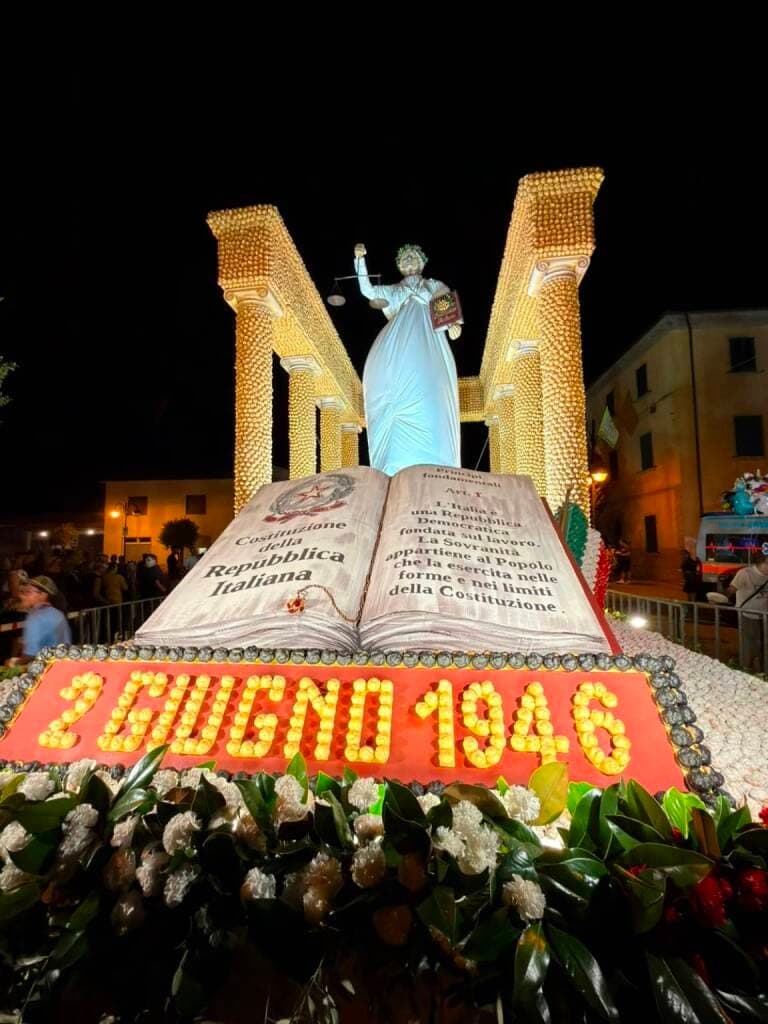 Orentano celebra Repubblica e voto femminile con il maxi bignè