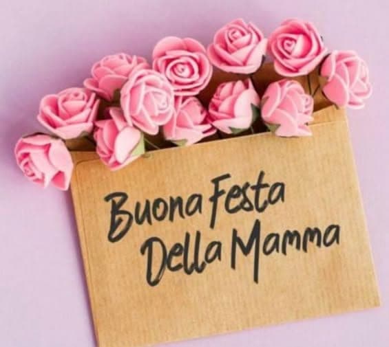 Festa della Mamma: Auguri a tutte le figure materne