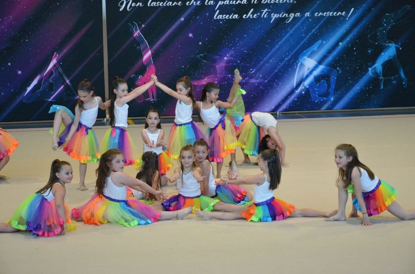 Ginnastica ritmica: l'amicizia che sboccia nei saggi