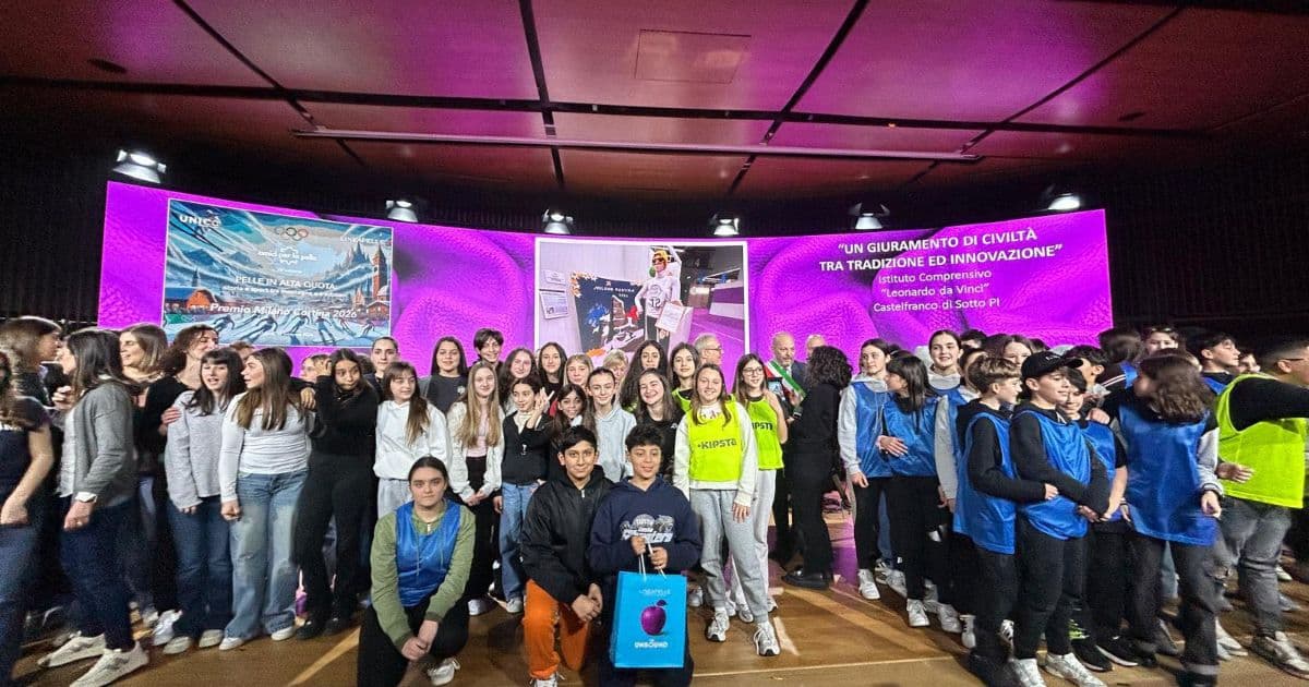 I ragazzi dell'istituto comprensivo Leonardo Da Vinci vincono al concorso “Amici per la pelle” a Milano